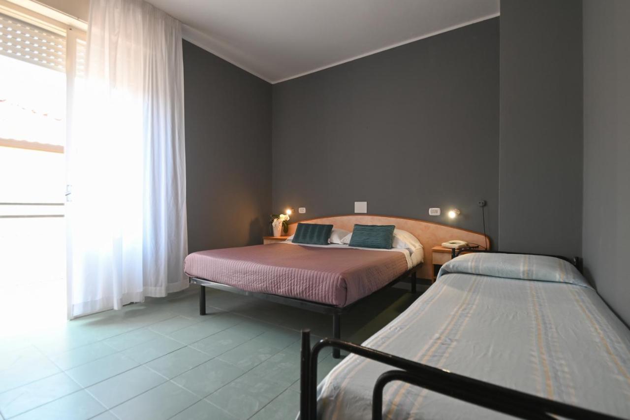 Hotel Montebello Riccione Exteriör bild