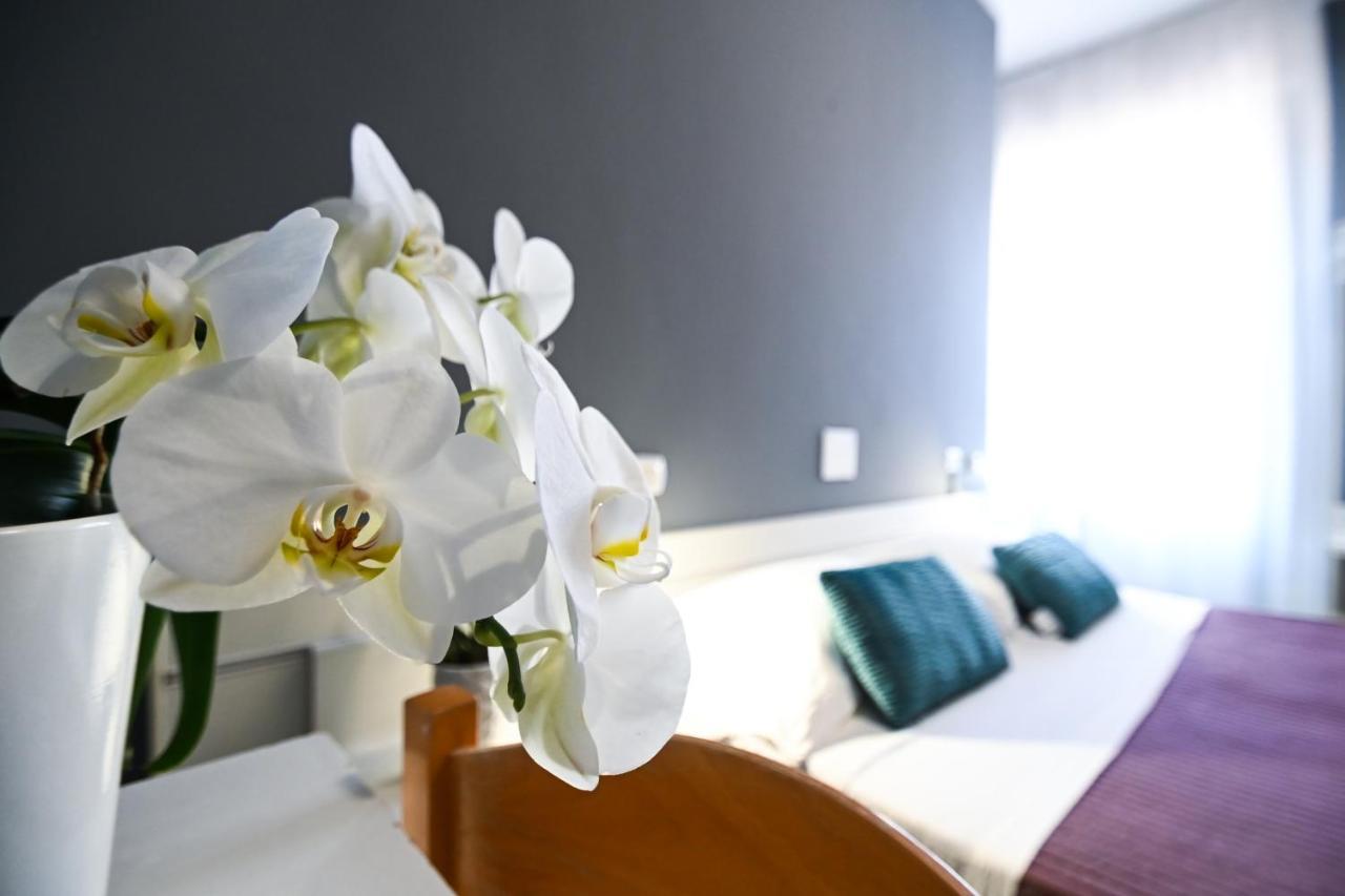Hotel Montebello Riccione Exteriör bild