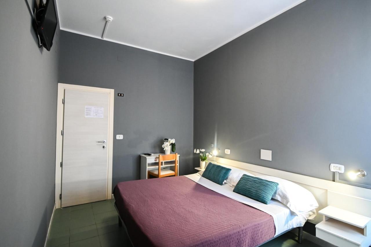 Hotel Montebello Riccione Exteriör bild