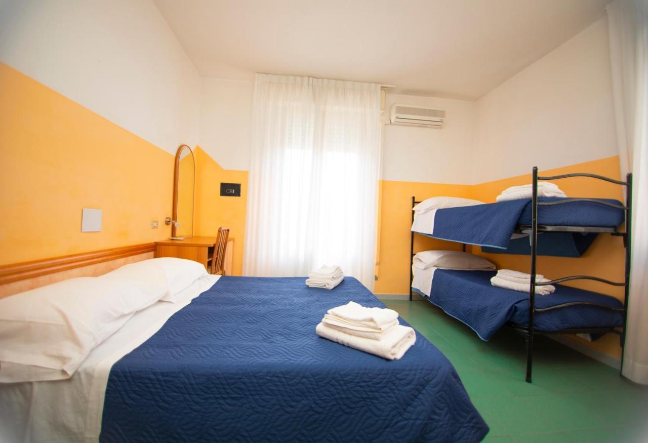 Hotel Montebello Riccione Exteriör bild