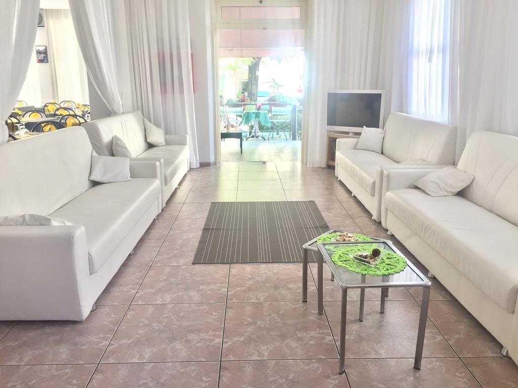 Hotel Montebello Riccione Exteriör bild