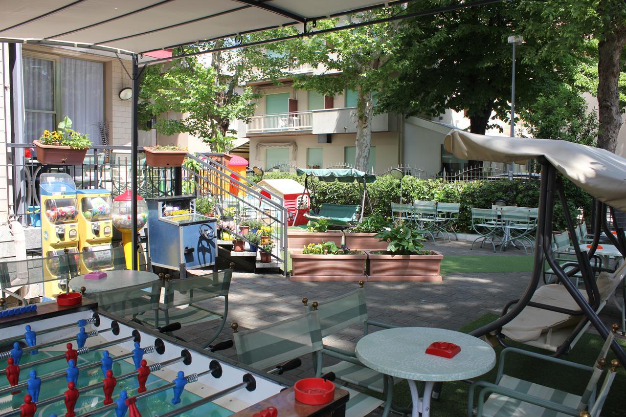 Hotel Montebello Riccione Exteriör bild