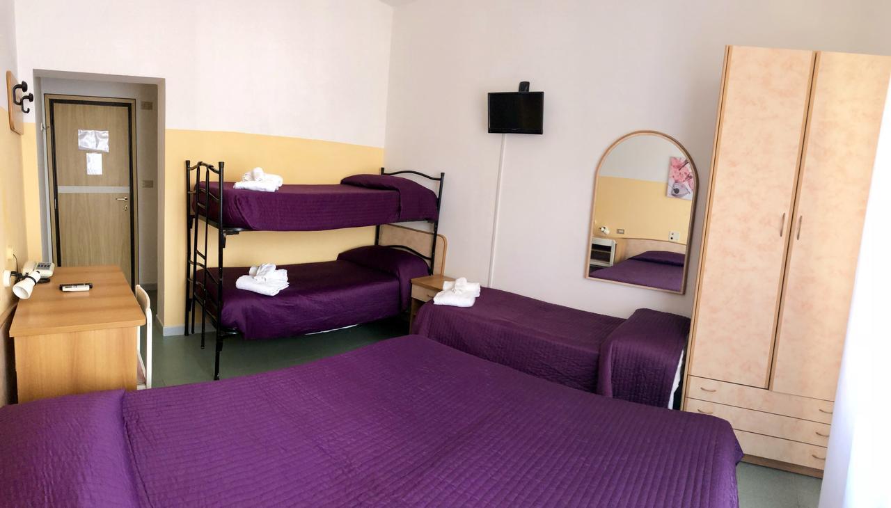 Hotel Montebello Riccione Exteriör bild